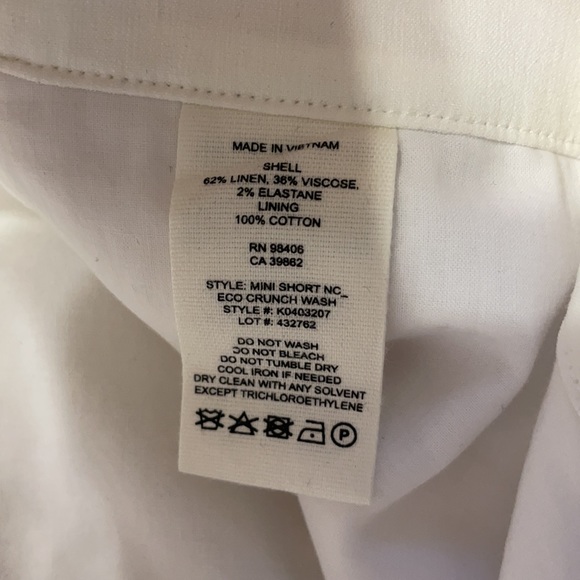 Theory mini white shorts size 6 - Picture 4 of 5